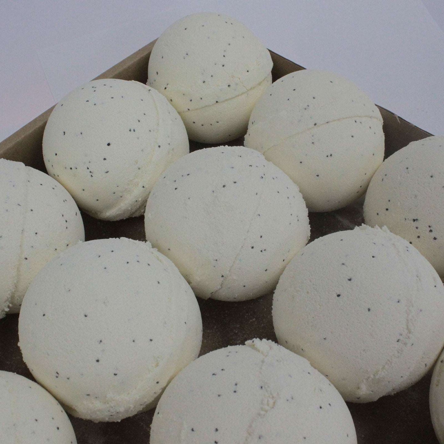 Simply Vanilla Bath Bomb - Soothing Suds