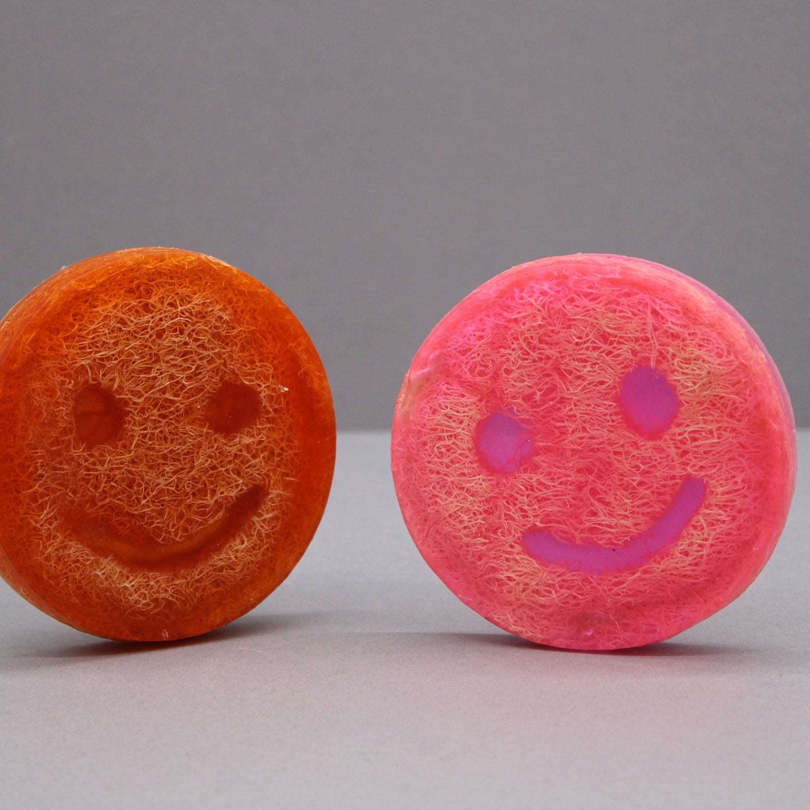 Happy Scrub Soap - Strawberry & Guava